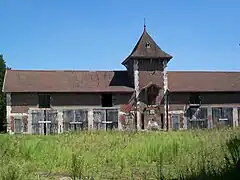 Ancienne grande ferme : chartrie et colombier