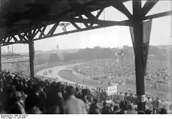 Photo des tribunes du Grand Prix automobile d'Allemagne 1926.