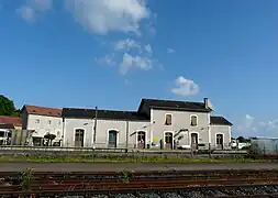 Les bâtiments, côté voies.