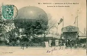 Un ballon captifsur l'aérodrome de la porte Maillot.