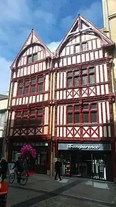 no 52-54 rue Saint-Pierre