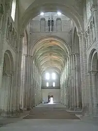 La nef et la tour-lanterne depuis le chœur.