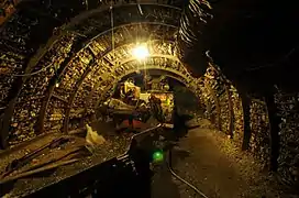 Galerie de traçage avec machine de creusement Alpine Miner du Musée-mine départemental de Cagnac-les-Mines.