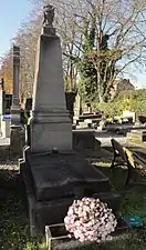 59. tombe de la famille Afchain, artisans-confiseurs.