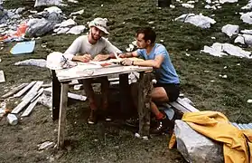 Report des derniers levés topographiques du gouffre T2 (Sistema del Trave) au camp de base en 1983, Pics d'Europe, Asturies, Espagne.