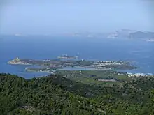 Vue des Embiez depuis le cap Sicié.