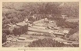 Vue générale de la gare et de l'usine de la Société anonyme des filatures et teintureries de Saint-Ėpin (années 1920).