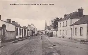 L'arrivée par la route de Nantes.