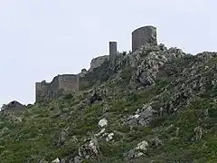 Le château vu depuis le monastère.