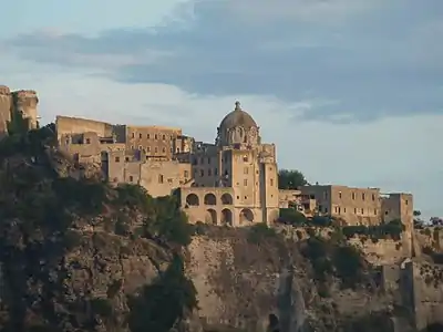 Il Castello aragonese.