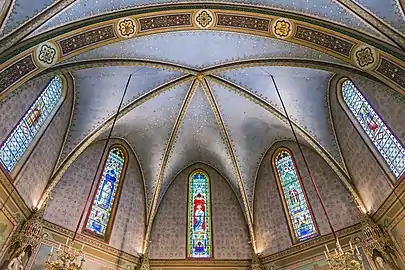 Le plafond du chœur.