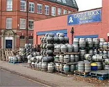 Tonneaux modernes en aluminium à Nottingham, en Angleterre.