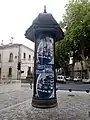 Colonne Morris près de l'Évêché et du Carré Gambetta. La ville de Castres soutien le Castres olympique.