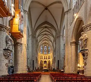 La nef de la cathédrale. Décembre 2021.