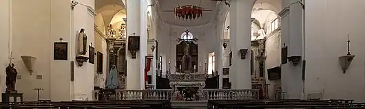 Intérieur de la cathédrale Saint-Jean-Baptiste.