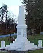 Le monument aux morts sur la RD10 (janv. 2012)