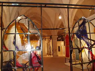 Colonnes et croisées d'ogives.