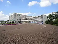 L'entrée ouest deviendra l'entrée principale, desservie par le tramway.