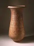 Vase peint. Terre cuite, peinture noire, 49.53 x 25.4 cm. Harappa, vers 2600-2450 av. J.-C. LACMA.