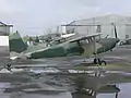 Sur ce Cessna U-17 militaire grec la roulette de queue apparait très bien.
