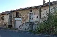 Des maisons anciennes du quartier de la ville haute de Châlus