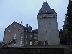 Château (XIe siècle).