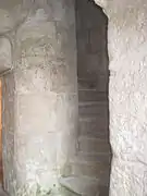 Pied de l'escalier où le corps du prince André, assassiné, est découvert.