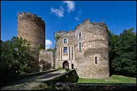 Le château de Châteaubrun en 2012.