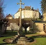 Le château de Lugny.