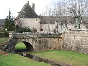 Ancien château de Sennecey-le-Grand .