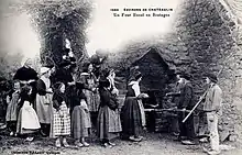 Un four banal près de Châteaulin (carte postale Villard, vers 1920).