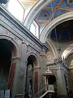 Chaire de la Platé, vitraux avec ses larges voûtes restaurées.