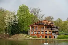 L'arrière du Chalet Robinson en 2016.