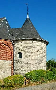 Le chevet vu de l'ouest.