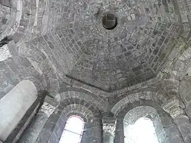 Coupole sur chapiteaux.