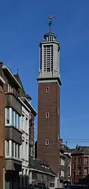 Le clocher vu depuis la rue Charnoy.