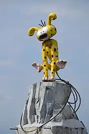 Statue du marsupilami sur le square Jules Hiernaux à Charleroi.