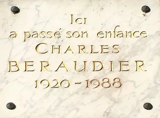 Plaque « ici a passé son enfance » à Saint-Rambert-en-Bugey.