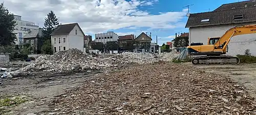Destruction de la chapelle, vu coté parc du Souvenir.