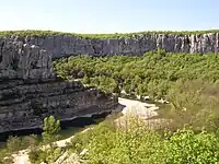 L'Ardèche et cirque de Gens.
