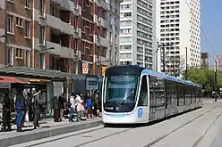 Rame du T9 à la station Porte de Choisy.