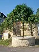 L'un des puits publics.