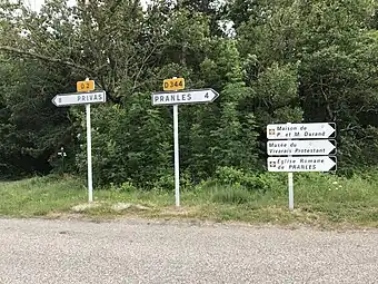 Signalétique au col.
