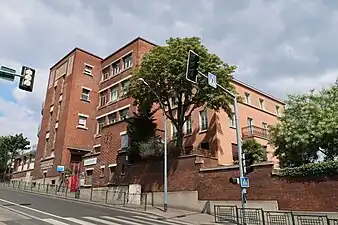 Collège Émile-Zola.