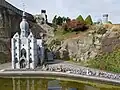 Une réplique de la collégiale Notre-Dame à Mini Europe.