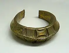 Collier traditionnel en laiton, Afrique centrale.