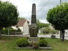 Le monument aux morts.