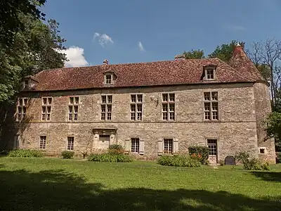 Vue de la façade du château de la Romagne
