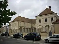 Vue depuis une rue.
