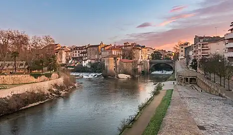 Naissance de la Midouze, à la confluence de la Douze et du Midou. Ancienne minoterie, vue des berges de l'ancien port de Mont-de-Marsan et le lavoir de la cale de l'abreuvoir